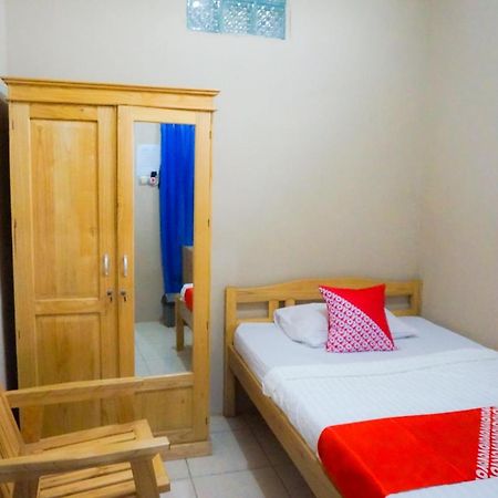 Oyo 2954 Aulia Homestay Banjarbaru Kültér fotó